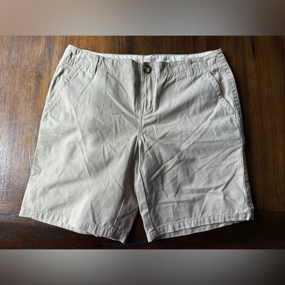 Eddie Bauer Women’s Blakley Khaki Shorts- size 14P